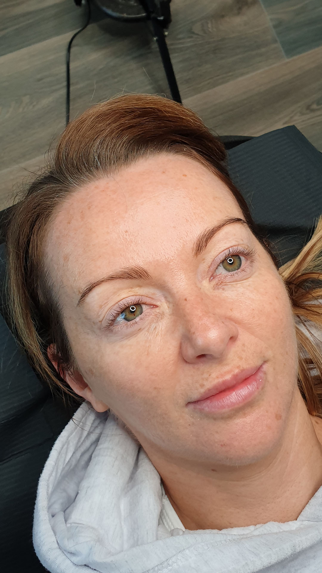 before brow transformation lady 01